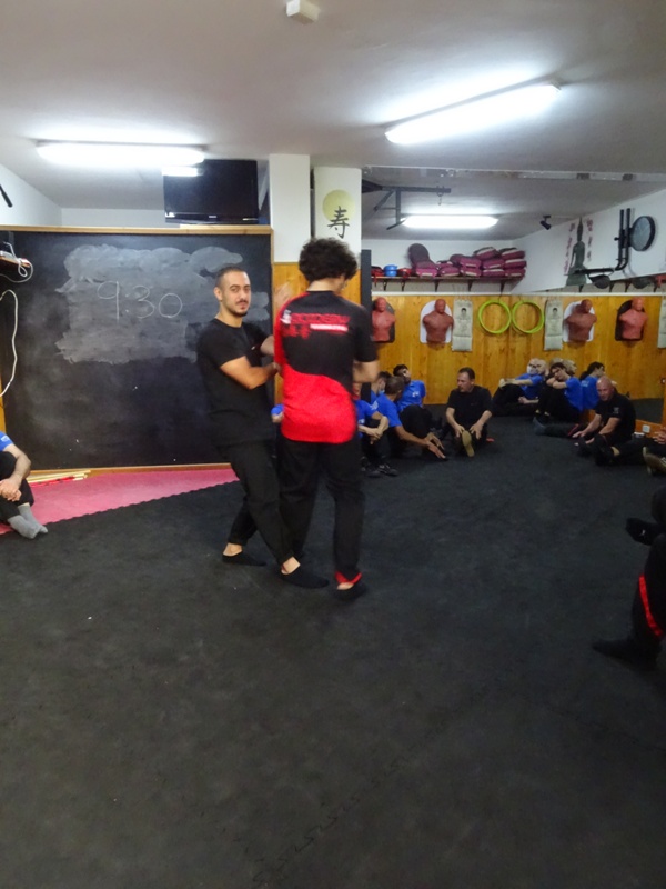 Kung Fu Academy di Sifu Mezzone Arti Marziali e palestra di Sport da Combattimento Wing Chun Weng Chun Tjun Tai Chi Taijiquan Qigong Sanda Difesa Personale (163)